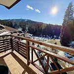 607 Stream Panoramic With Free Parking And